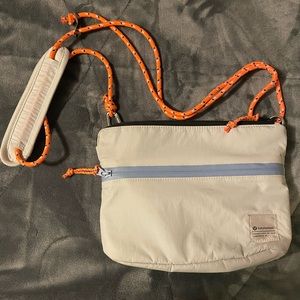 Lululemon patch logo crossbody